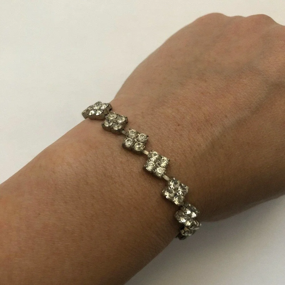 Clear Rhinestone Square Prong Set Silver Tone Latch 7.75 Tennis Bracelet Jewelry